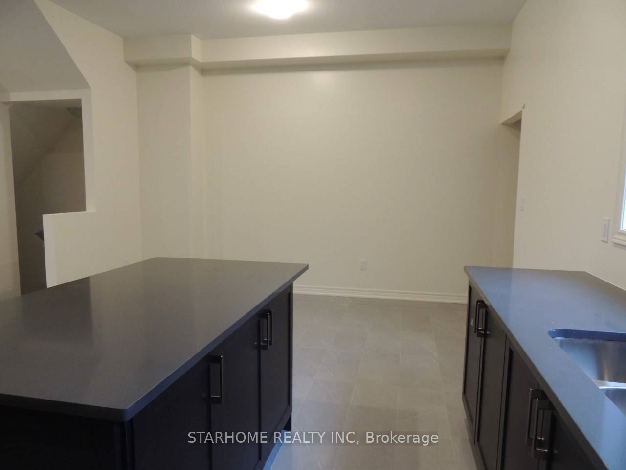 9436 Bayview Avenue Main