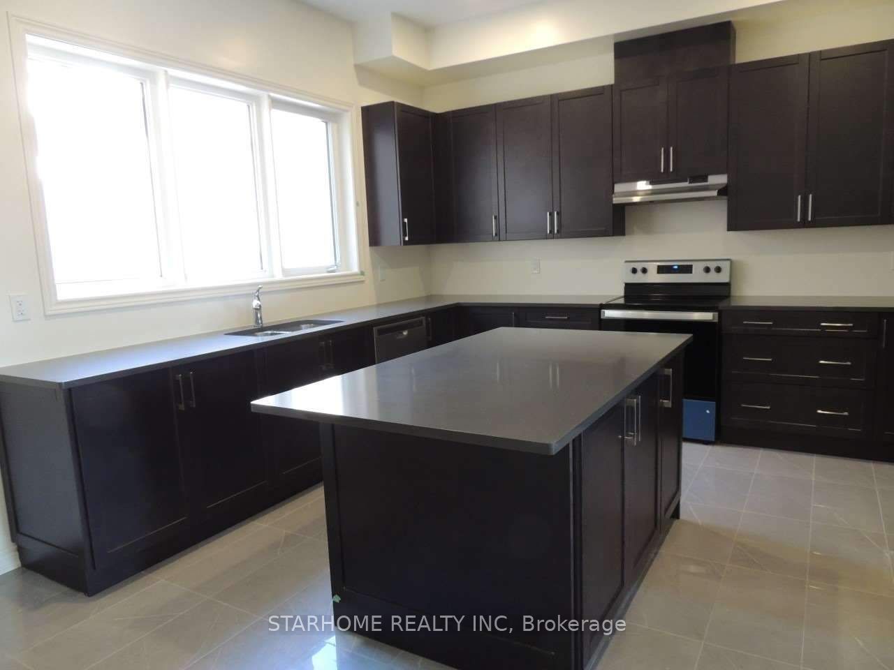 9436 Bayview Avenue Main