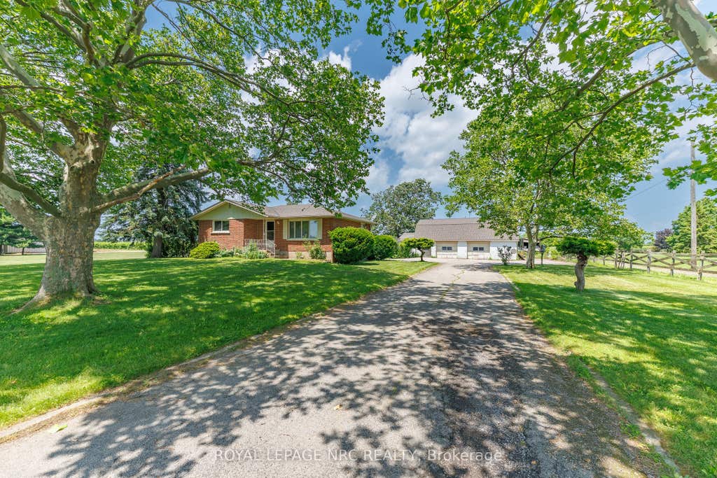 Photo of 948 Line 3 Road, Niagara-on-the-Lake, ON L0S 1T0 (MLS # X13518110)