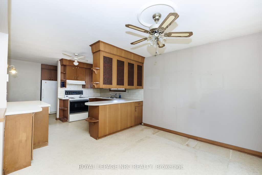 Photo of 948 Line 3 Road, Niagara-on-the-Lake, ON L0S 1T0 (MLS # X13518110)