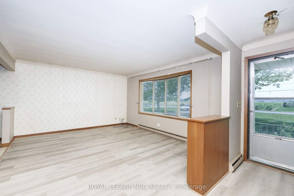 Photo of 948 Line 3 Road, Niagara-on-the-Lake, ON L0S 1T0 (MLS # X13518110)