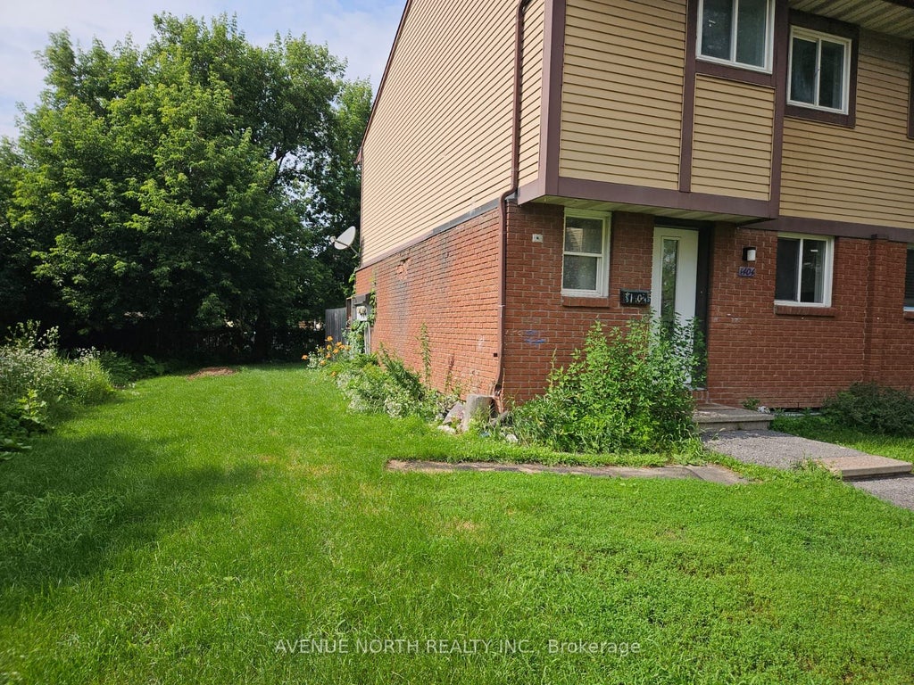 Photo of 1404 Foxwell Street #1, Cyrville - Carson Grove - Pineview, ON K1B 5J4 (MLS # X13530000)