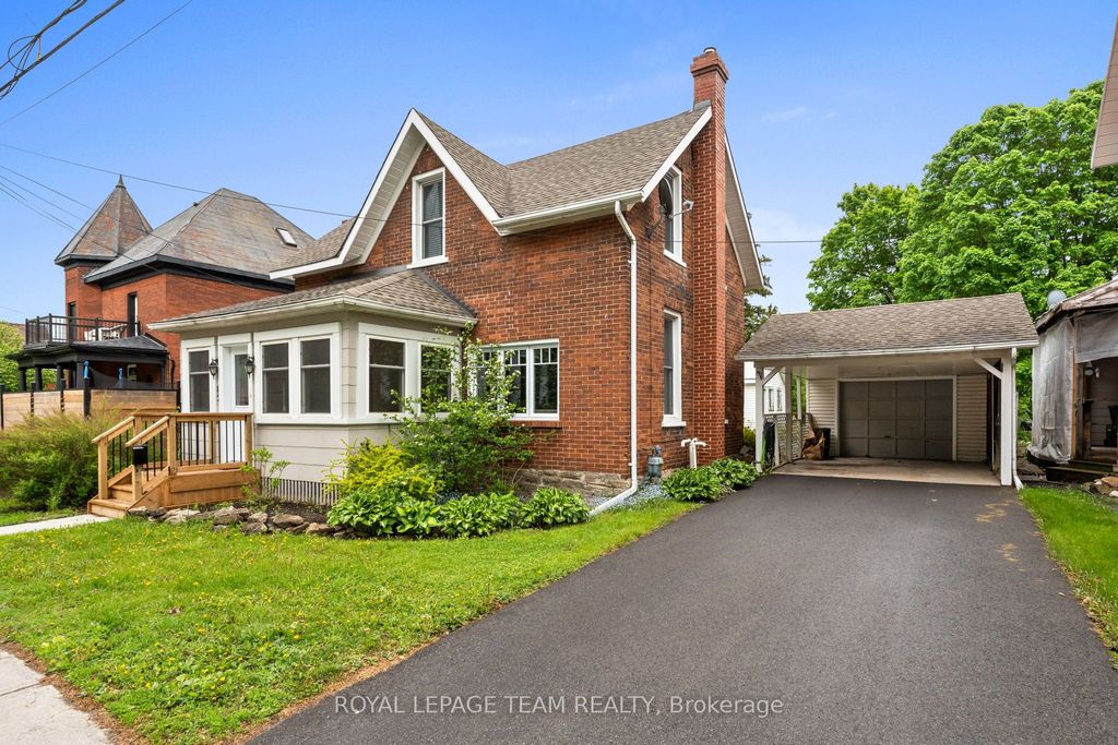 Photo of 82 Lake Avenue E, Carleton Place, ON K7C 1K8 (MLS # X12439162)