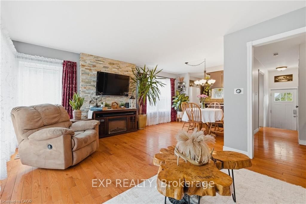 120 Elgin Crescent