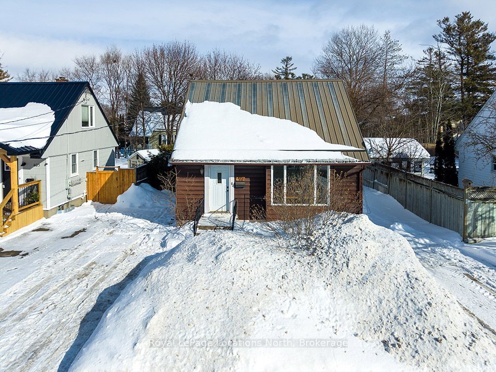 Photo of 497 Maple Street, Collingwood, ON L9Y 2S6 (MLS # S12791900)