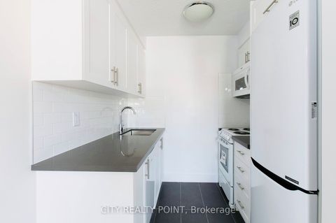 990 Avenue Road 206 Toronto ON M5P 2K8