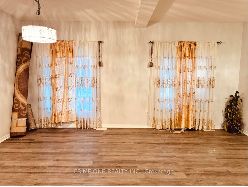 25 Jack Monkman Crescent