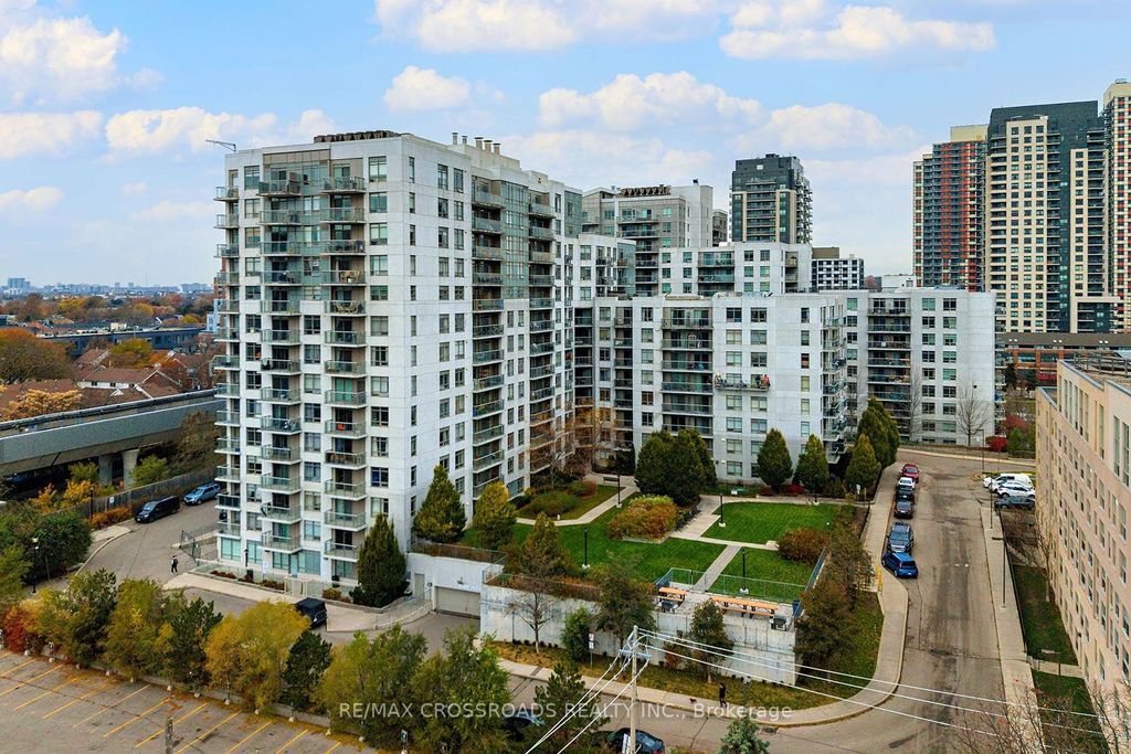 Photo of 812 Lansdowne Avenue #114, Toronto, ON M6H 4K5 (MLS # W12610480)