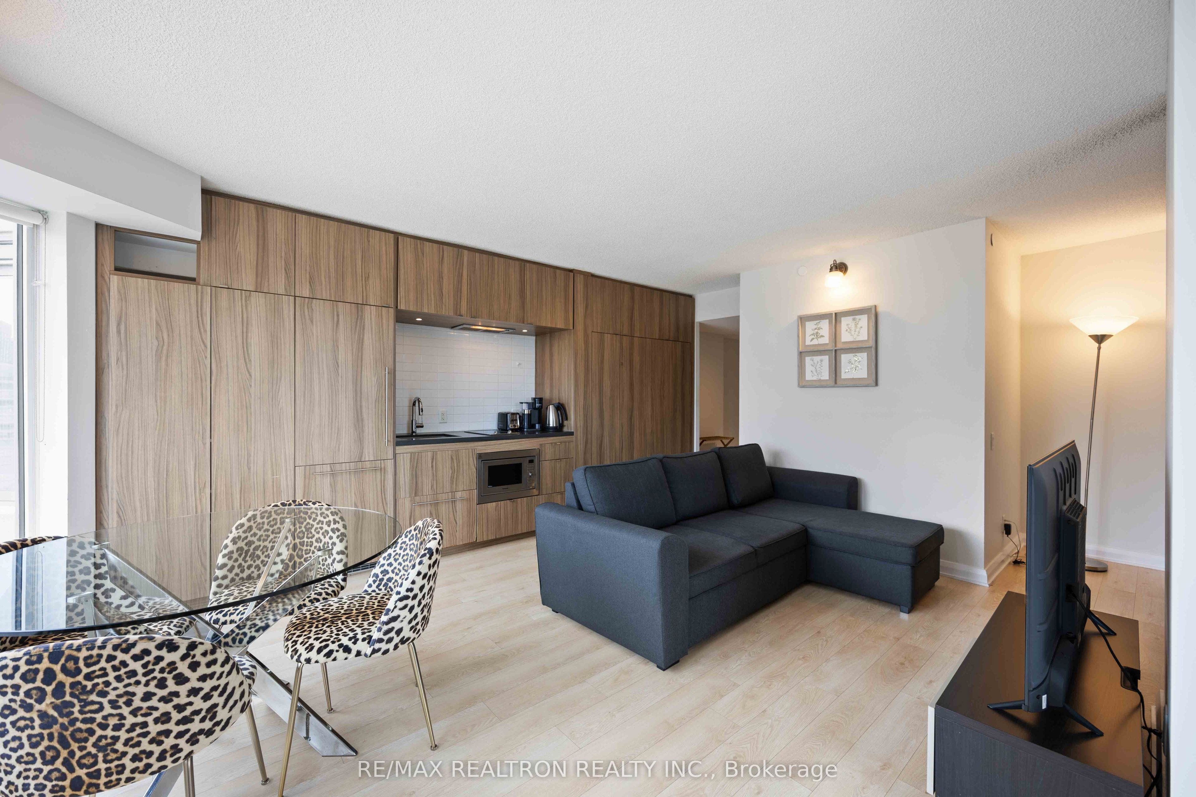 155 Yorkville Avenue 2604