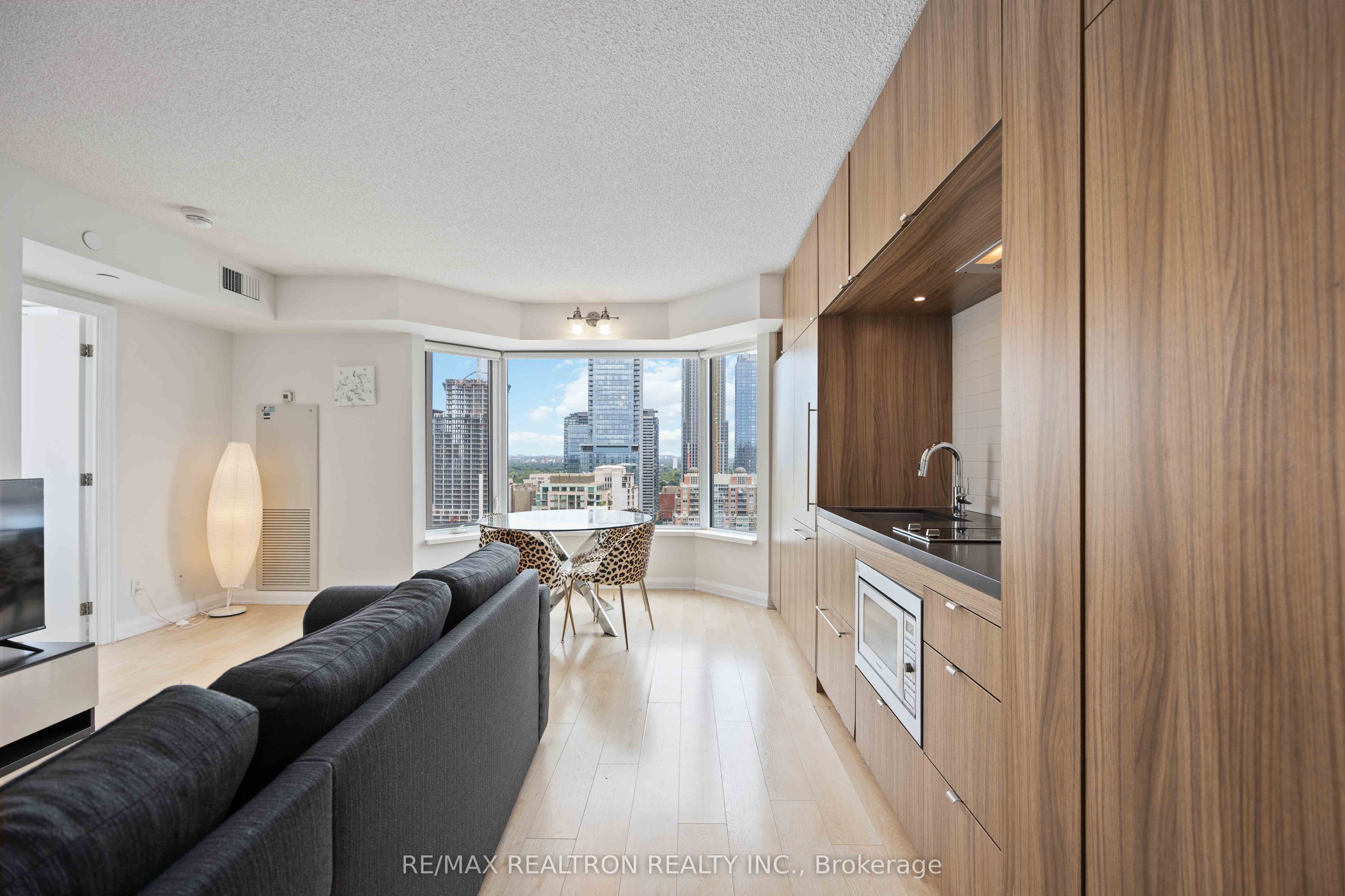 155 Yorkville Avenue 2604