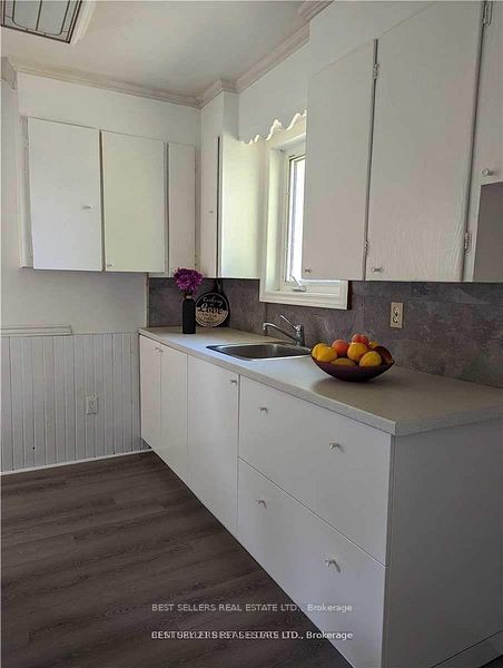 320 Ashbury Road