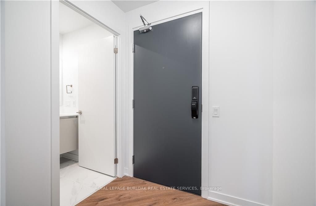 Photo of 395 Dundas Street W #801, Oakville, ON L6M 5R8 (MLS # W13125508)
