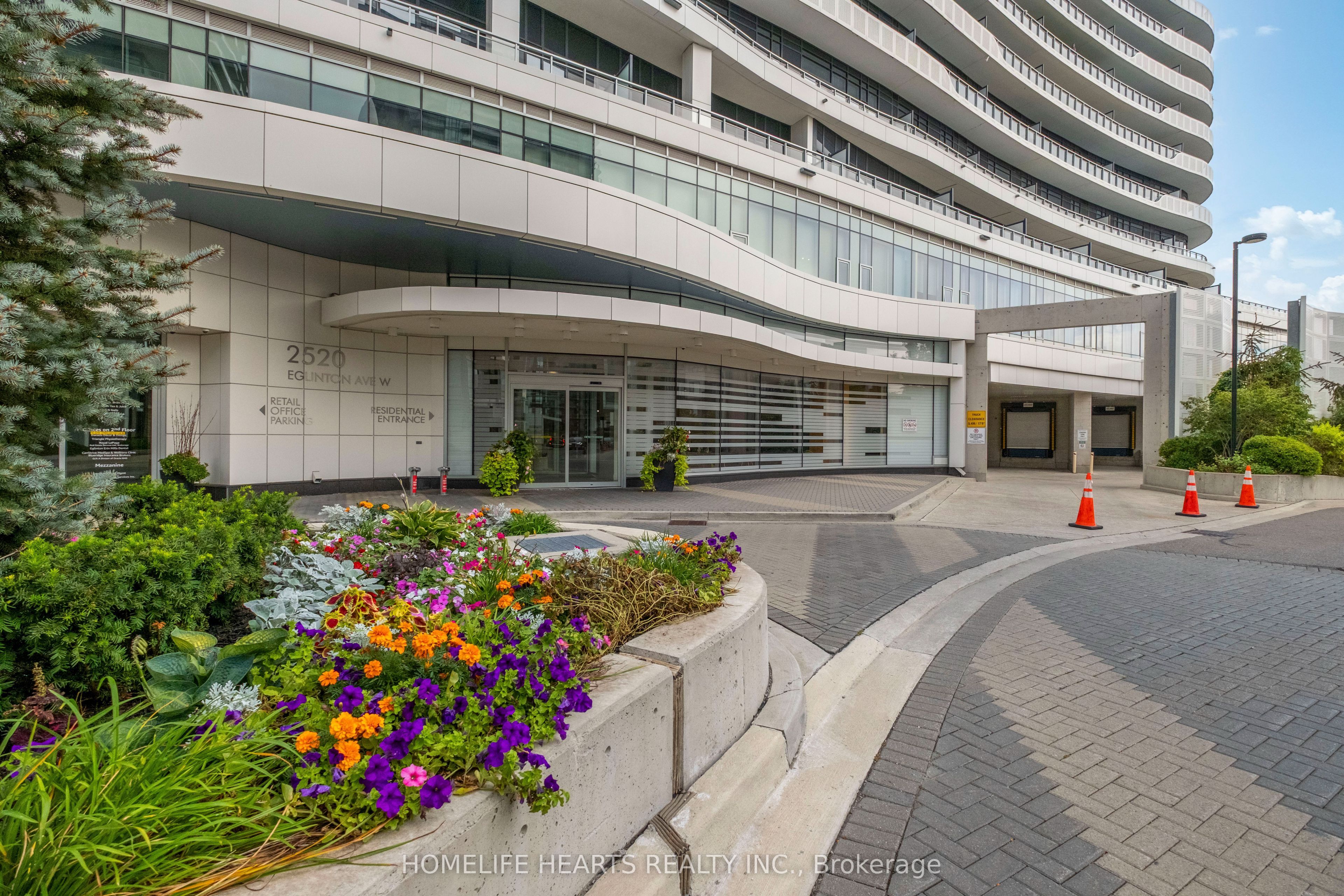 2520 Eglinton Avenue W 1412