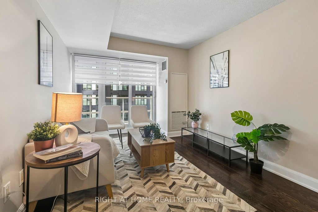 Photo of 2181 Yonge Street #2804, Toronto, ON M4S 2B1 (MLS # C13780112)