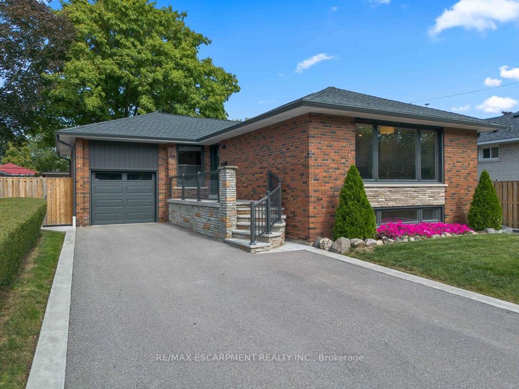 Photo of 4 Thorpe Road, Toronto, ON M9R 2C2 (MLS # W12404677)