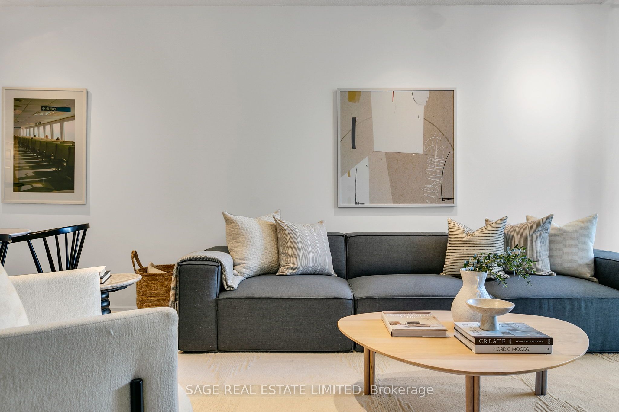 24 Wellesley Street W 912