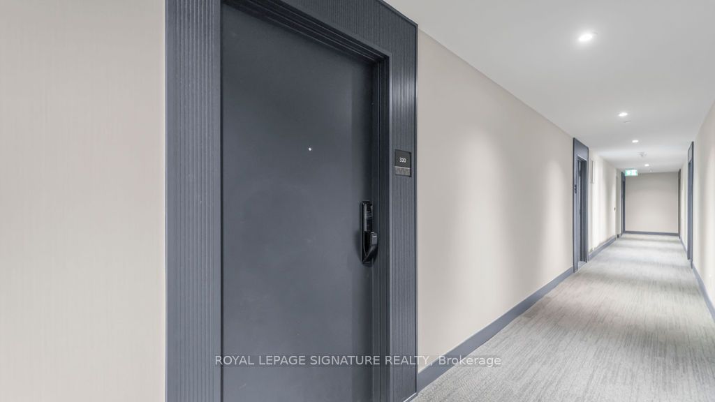 405 Dundas Street W 330