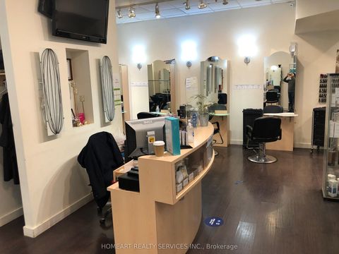 595 Bay Street F11 Toronto ON M5G 2C2