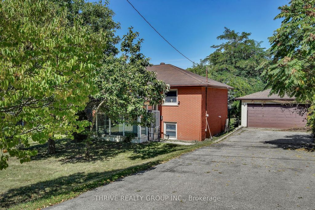 Photo of 425 Riverside Drive, London North, ON N6H 2R8 (MLS # X12852698)