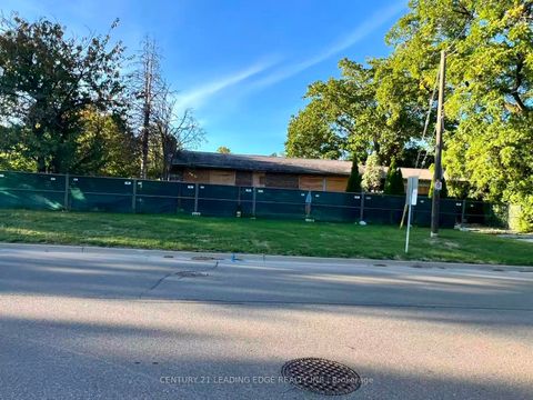 329 Mill Street Richmond Hill ON L4C 4B6