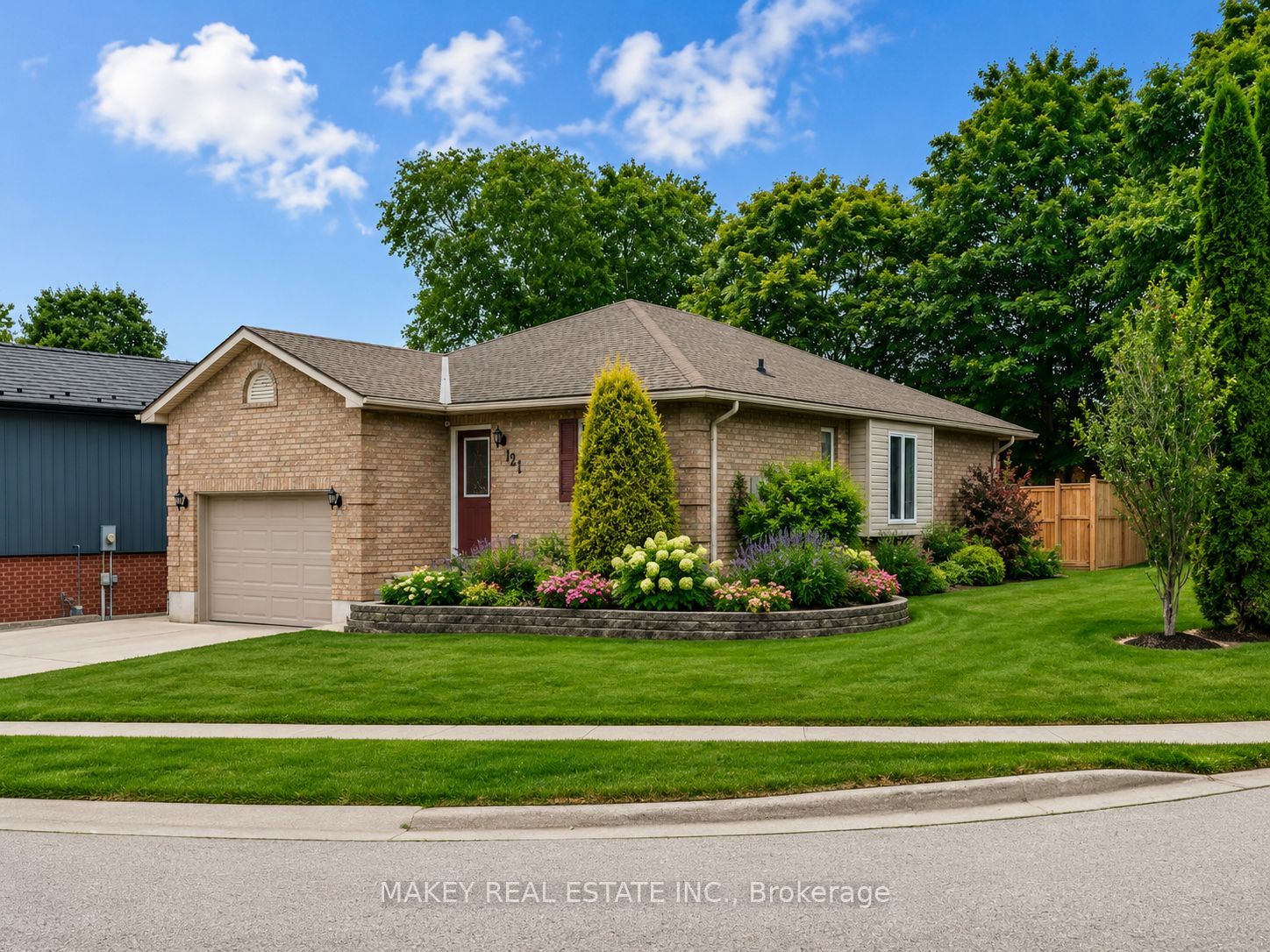 121 Hemlock Road
