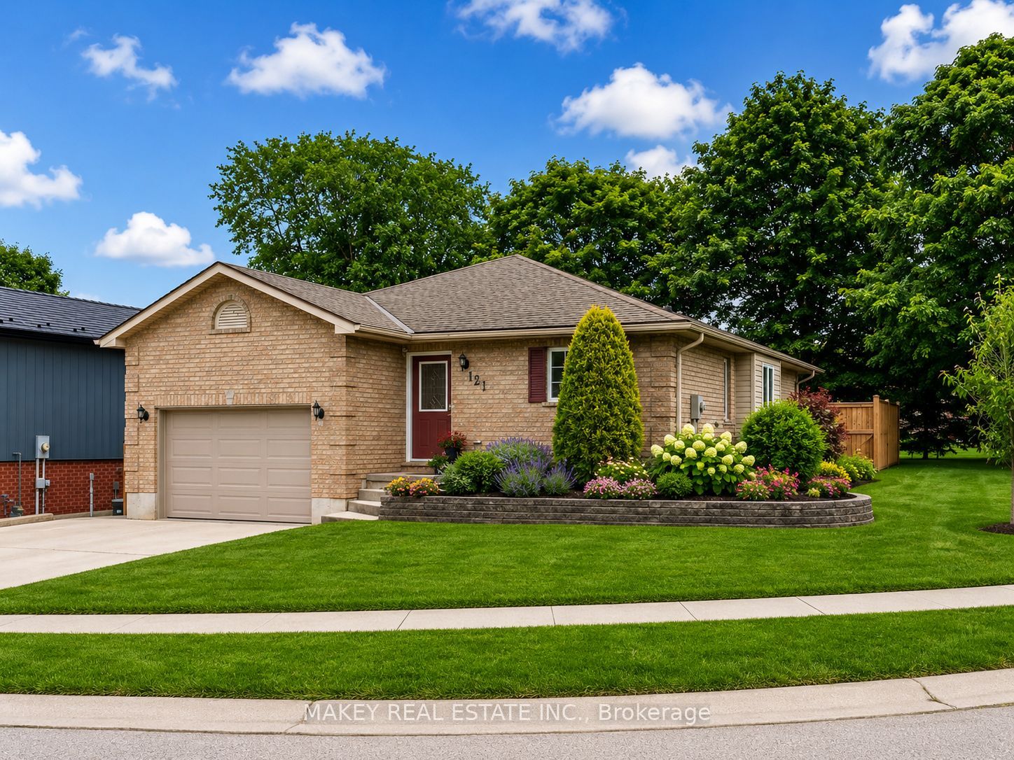 121 Hemlock Road