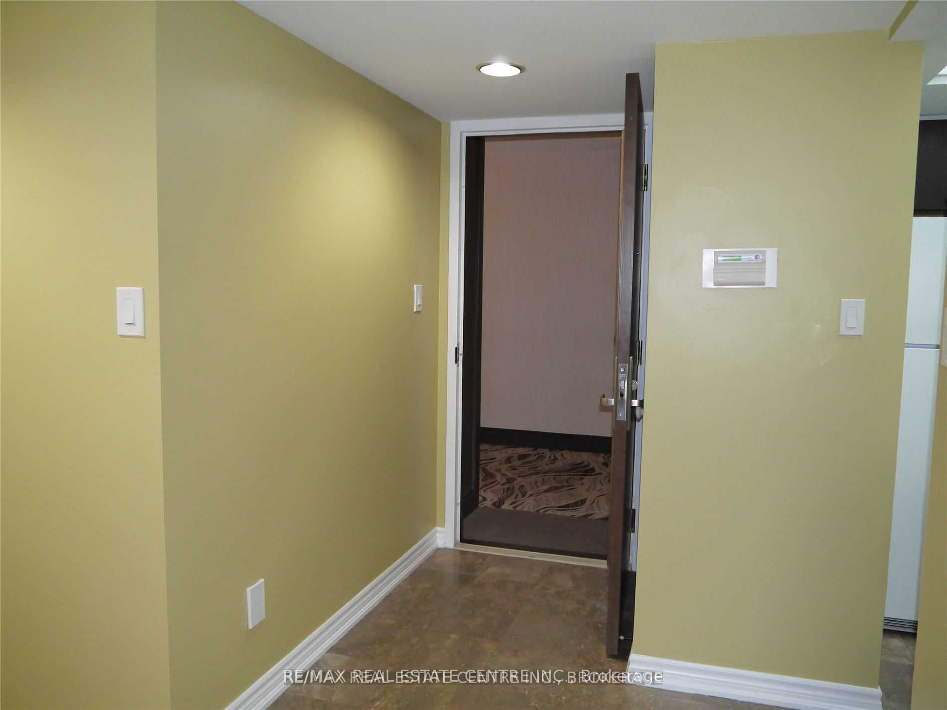 45 Kingsbridge Garden Circle 401