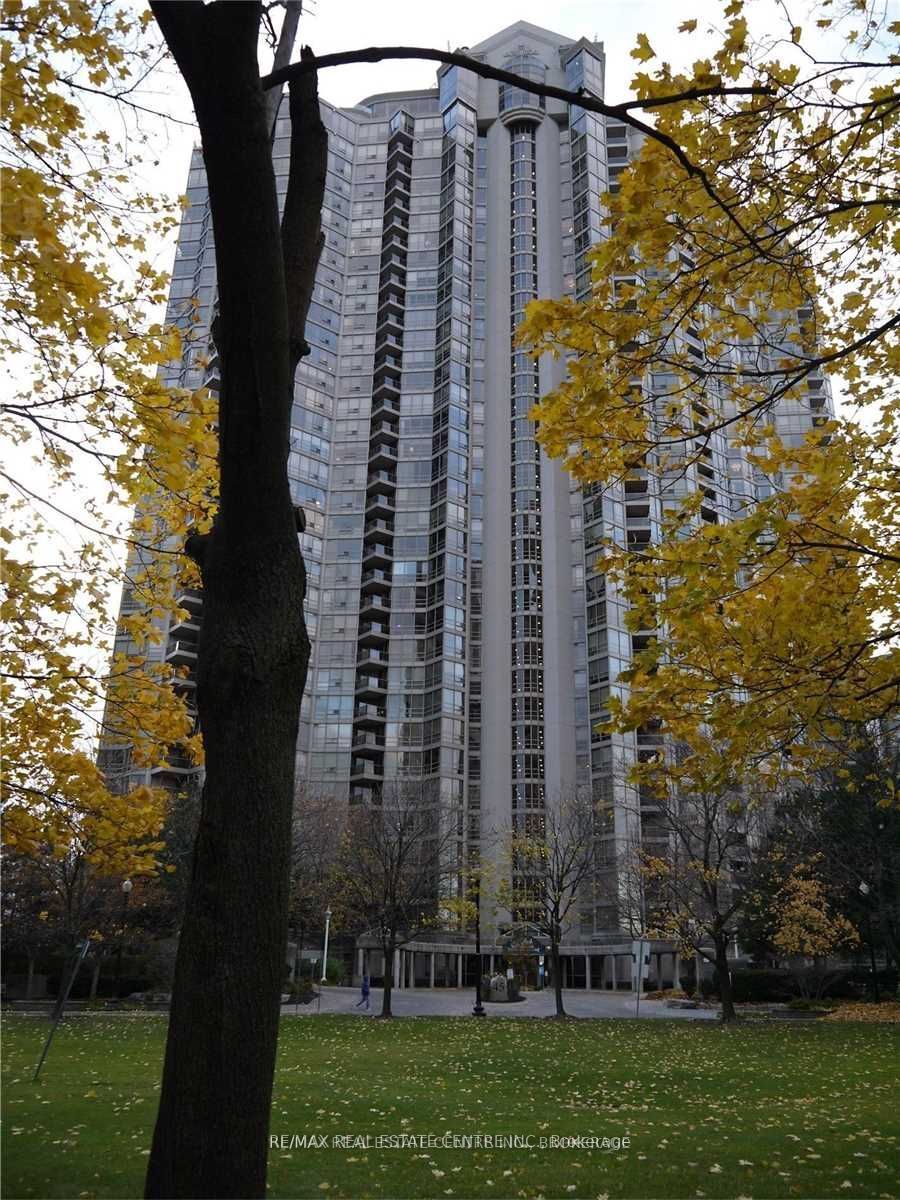 45 Kingsbridge Garden Circle 401