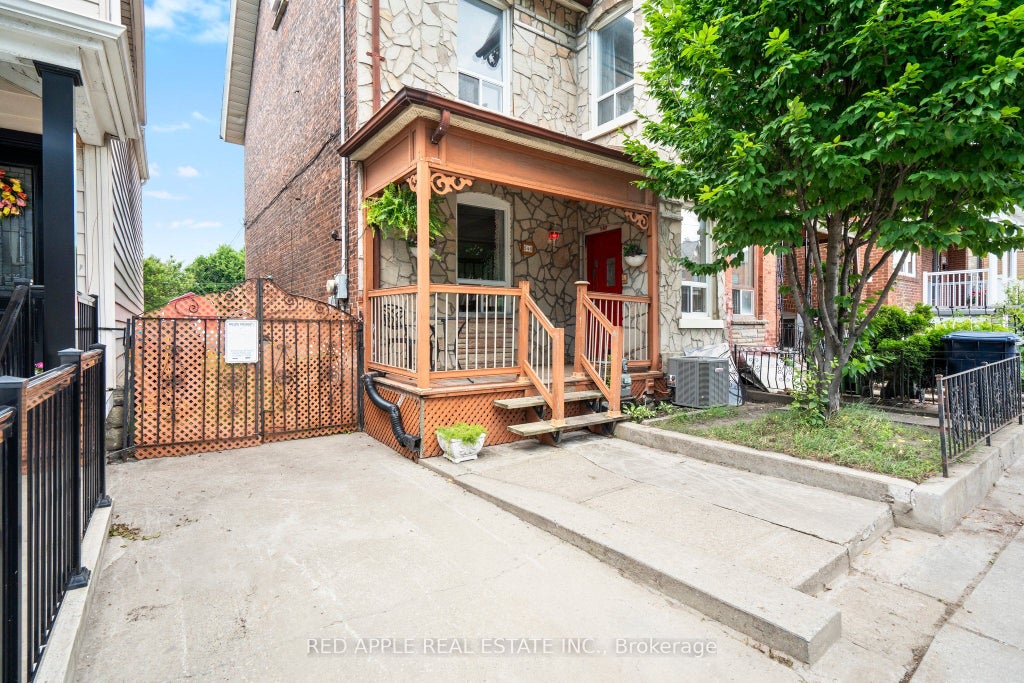 Photo of 546 Dufferin Street, Toronto, ON M6K 2A7 (MLS # C13688716)