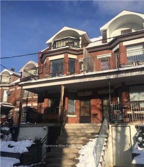 483 Indian Grove Upper Toronto ON M6P 2J1