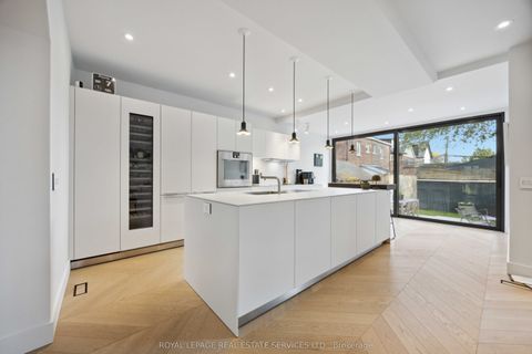 427 Annette Street Toronto ON M6P 1R8