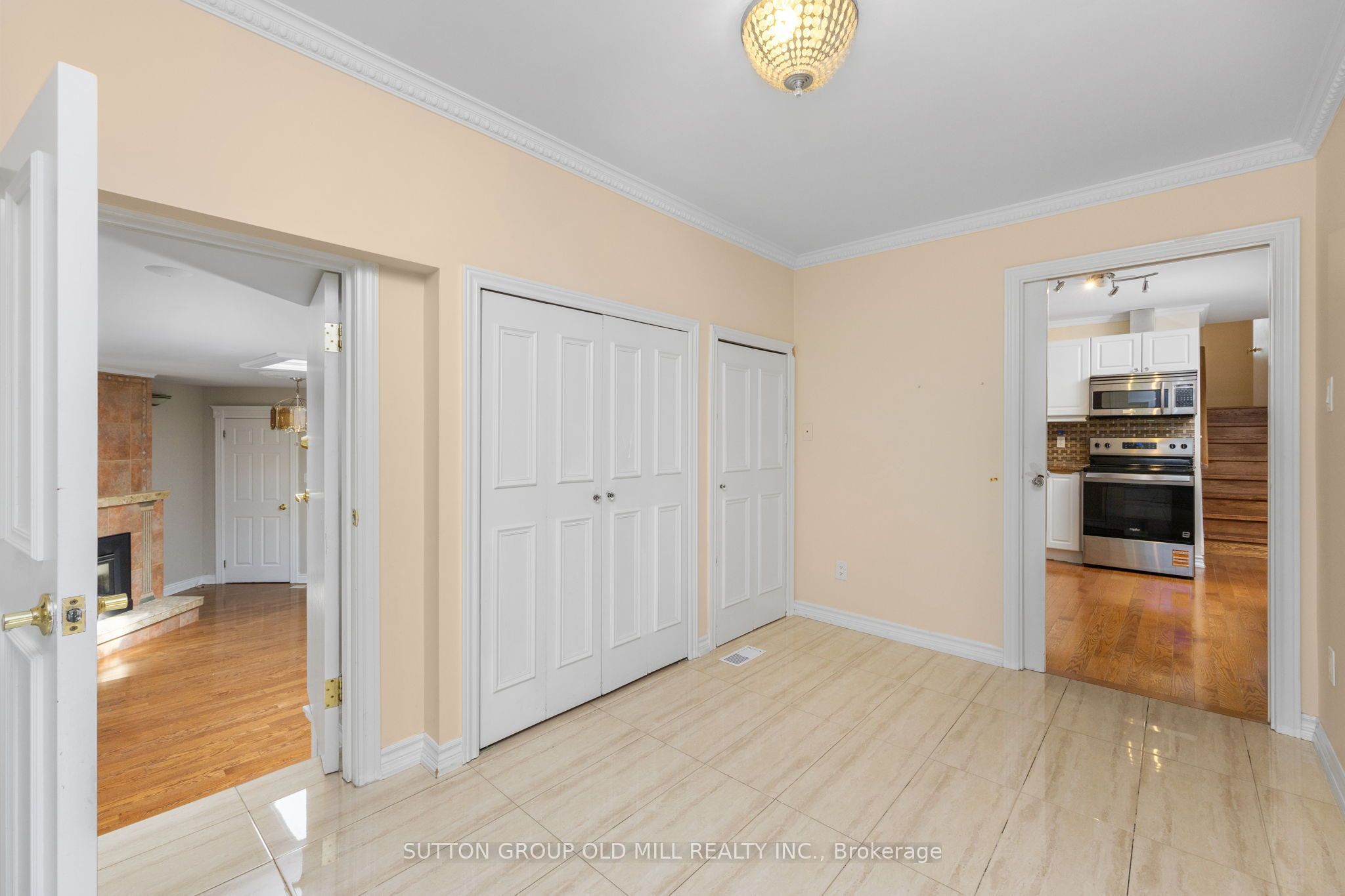 2 Leita Court