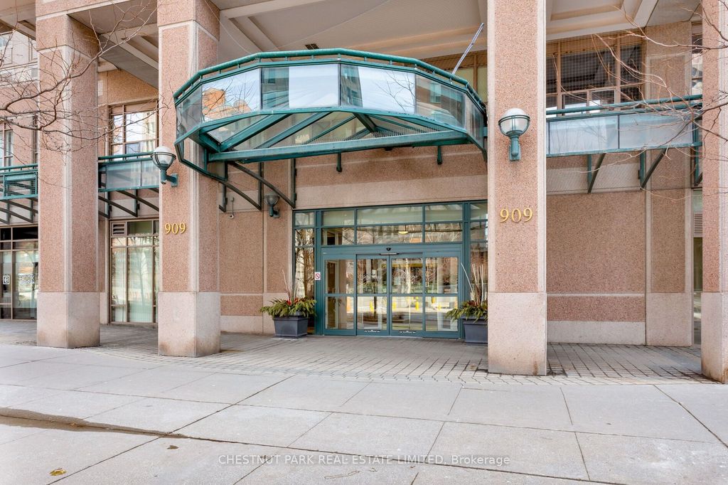 Photo of 909 Bay Street #710, Toronto, ON M5S 3G2 (MLS # C12866558)