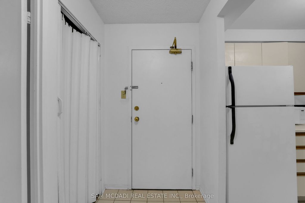 Photo of 117 Gerrard Street E #613, Toronto, ON M5B 2L4 (MLS # C12867650)