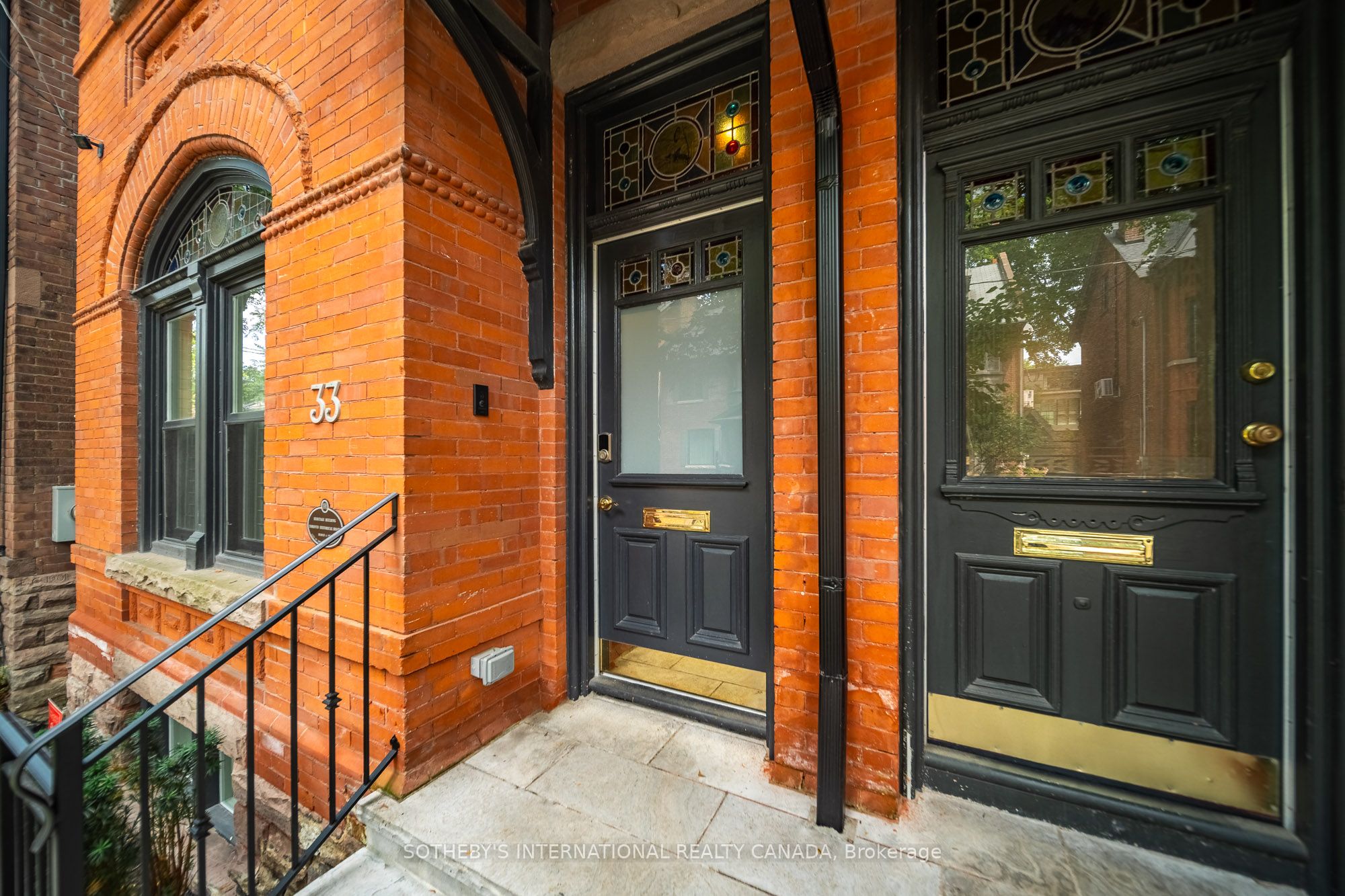 33 Tranby Avenue
