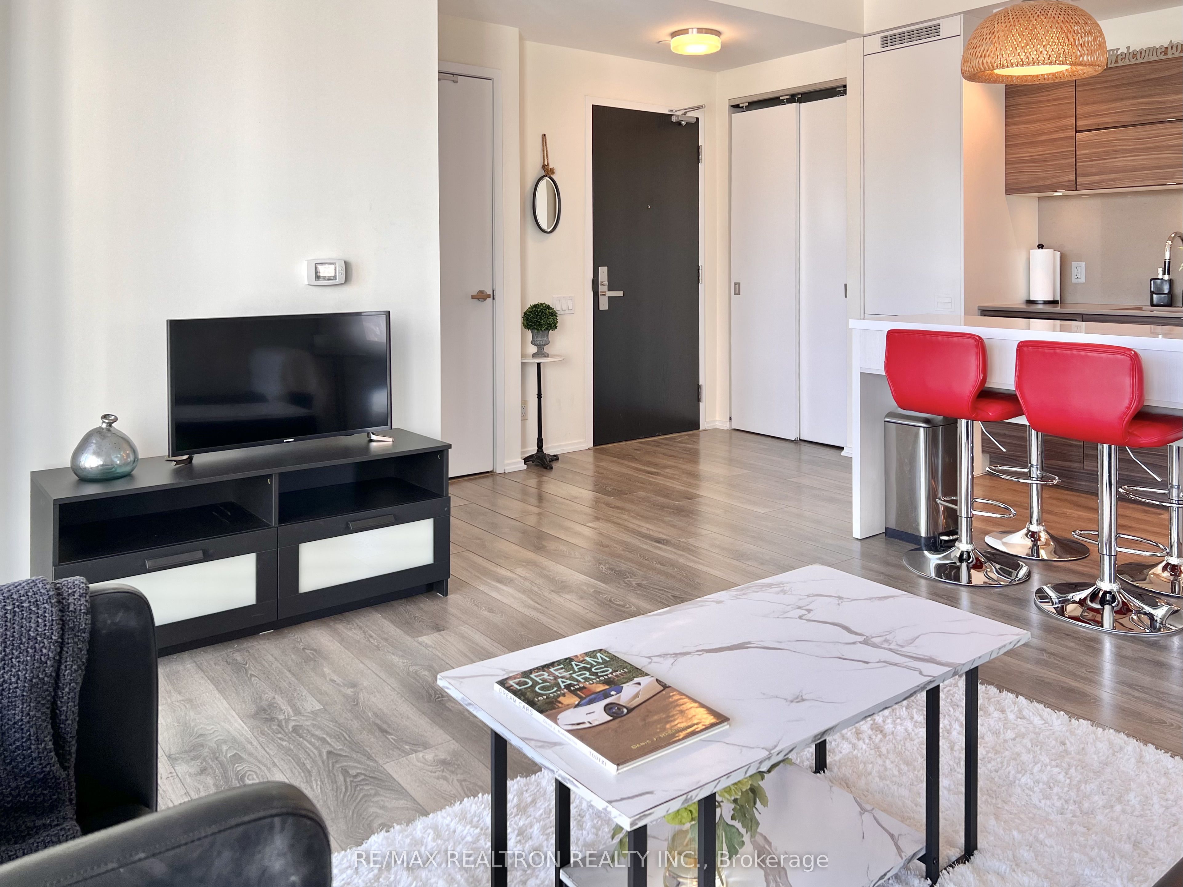 125 Peter Street 2708