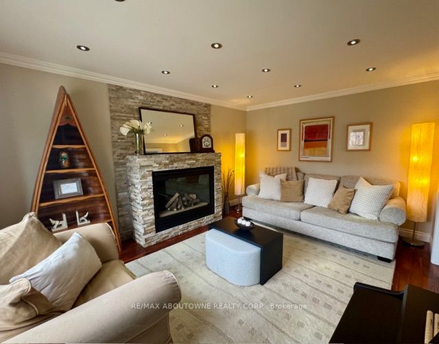 11 Morrison Creek Crescent