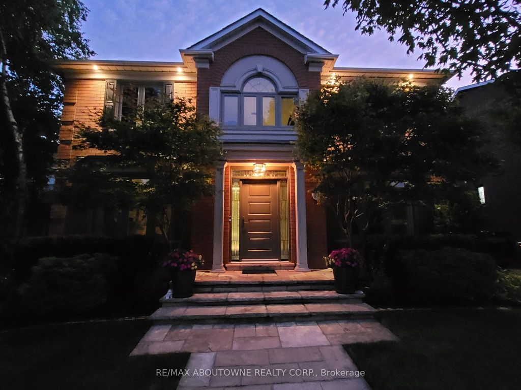 Photo of 11 Morrison Creek Crescent, Oakville, ON L6H 4C3 (MLS # W12923648)
