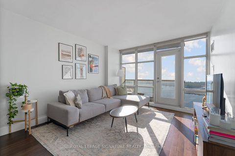 35 Mariner Terrace 4311 Toronto ON M5V 3V9