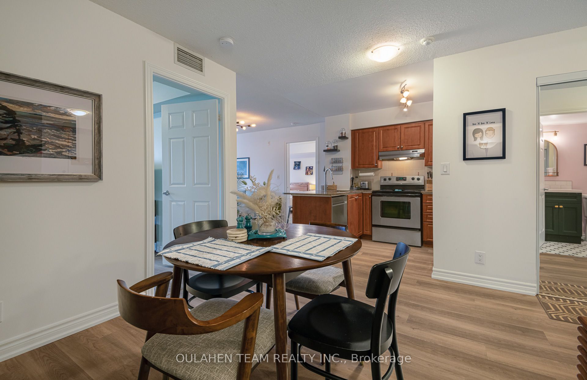 225 Wellesley Street E 516