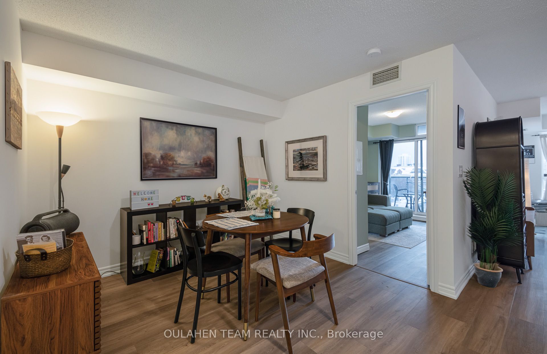 225 Wellesley Street E 516