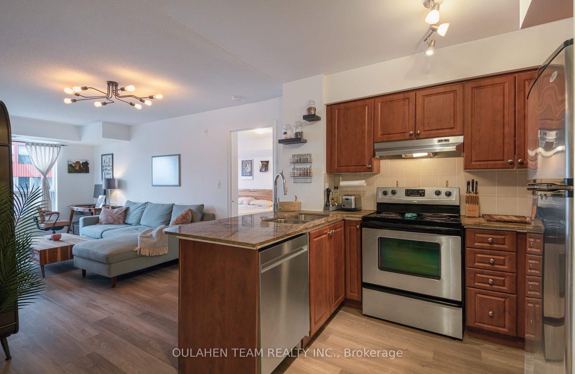 225 Wellesley Street E 516