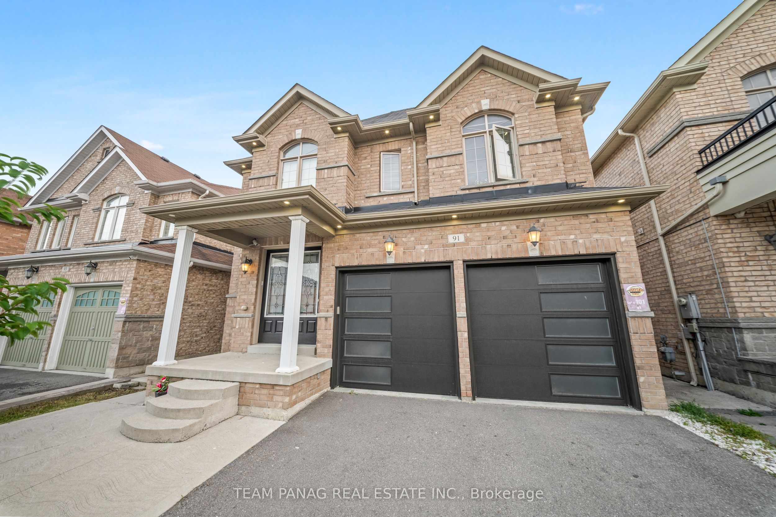 91 Campwood Crescent