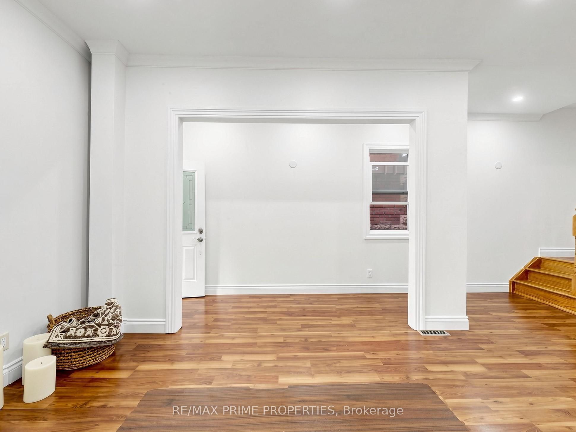 18 Dentonia Park Avenue S