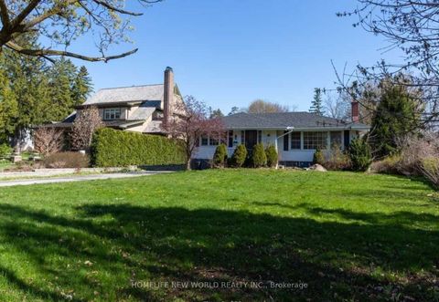 90 Centre Street W Richmond Hill ON L4C 3P7