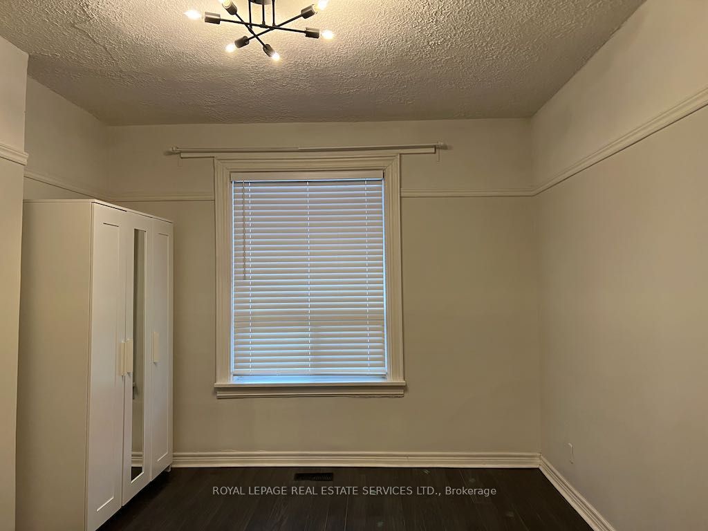 263 Grace Street Main Floor