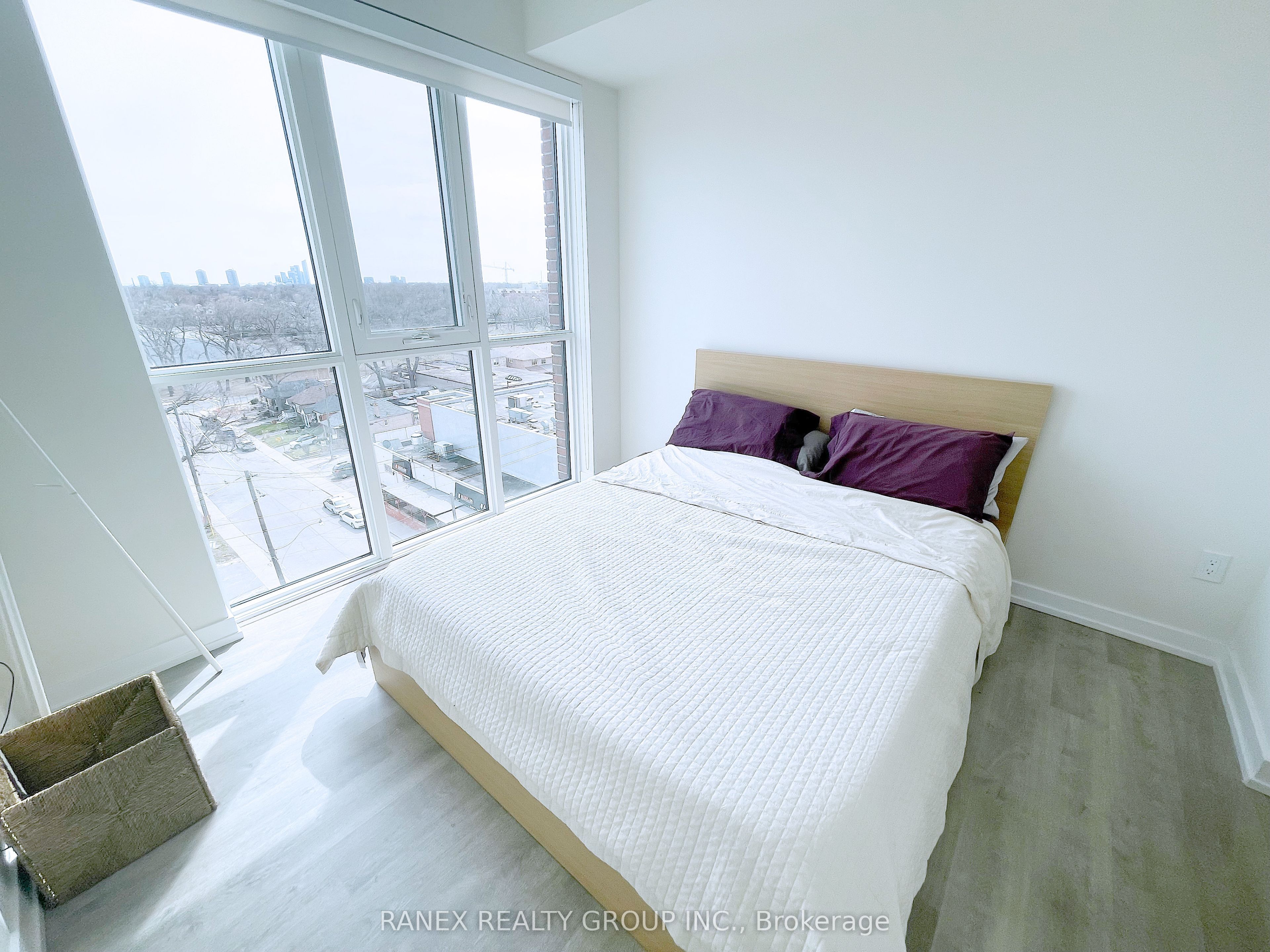 2300 St. Clair Avenue W 808