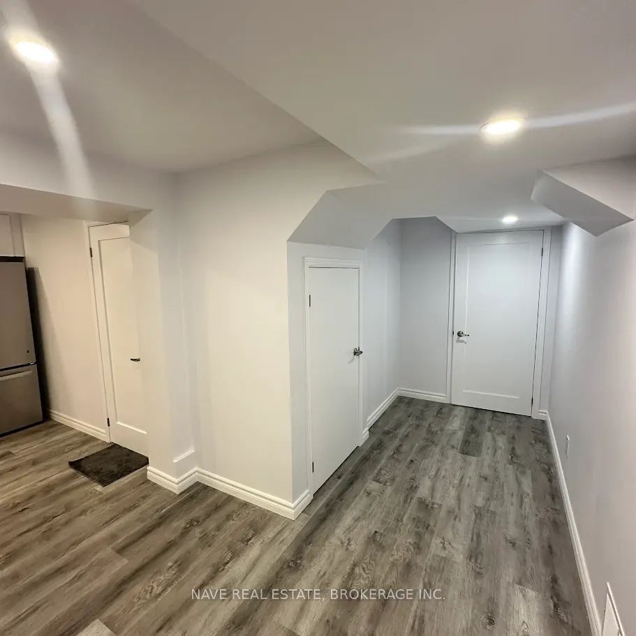 2 Dumaurier Crescent Basement