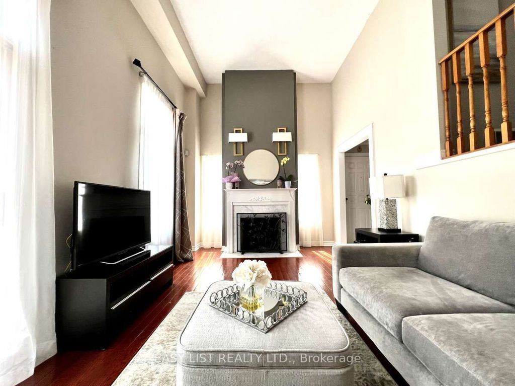 Photo of 95 Weldrick Road E #74, Richmond Hill, ON L4C 0H6 (MLS # N12482236)