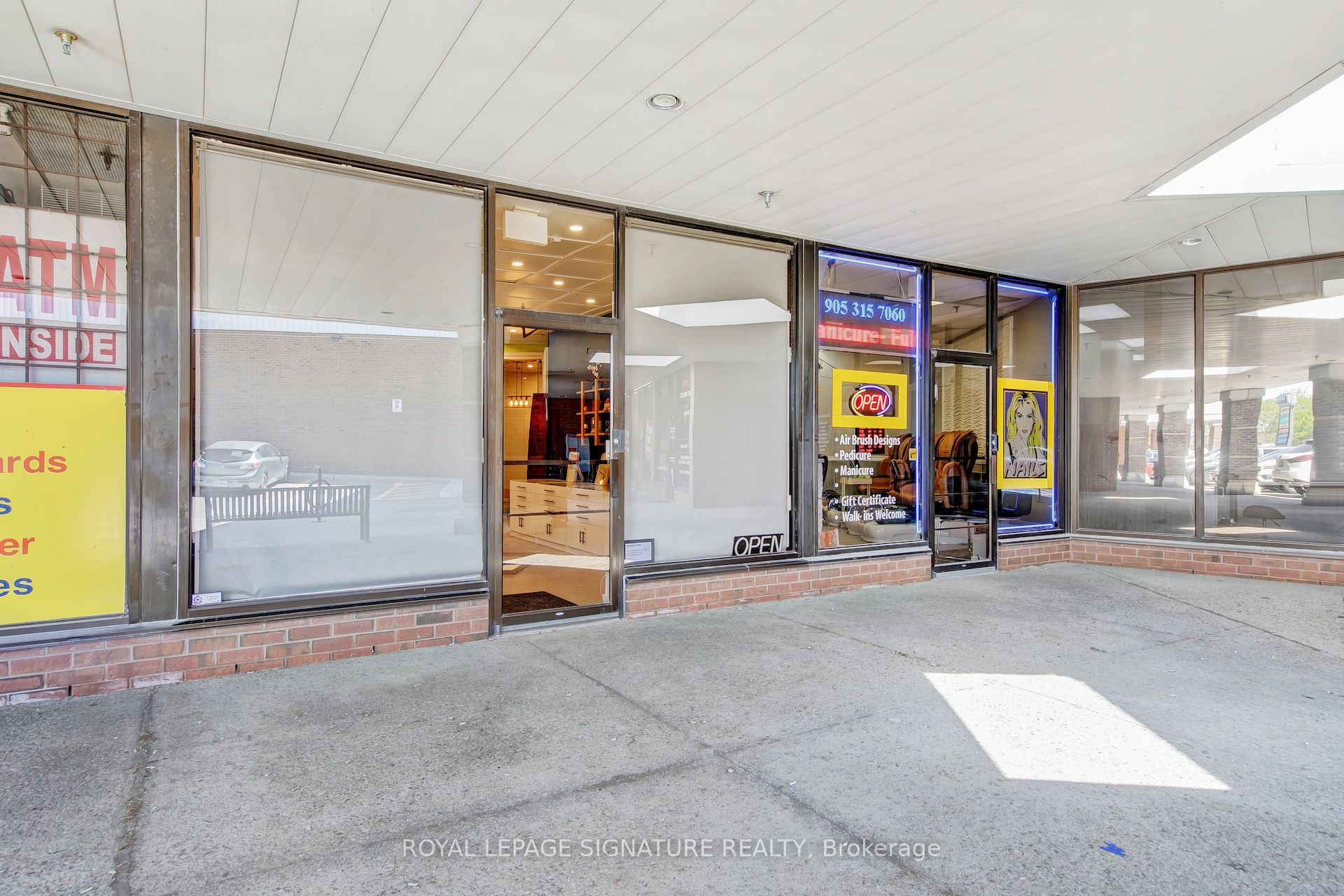 Photo 1 of 28 — 2400 Guelph Line 8, Burlington, ON L7P 4P2